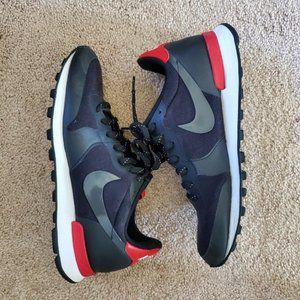 Nike Internationalist